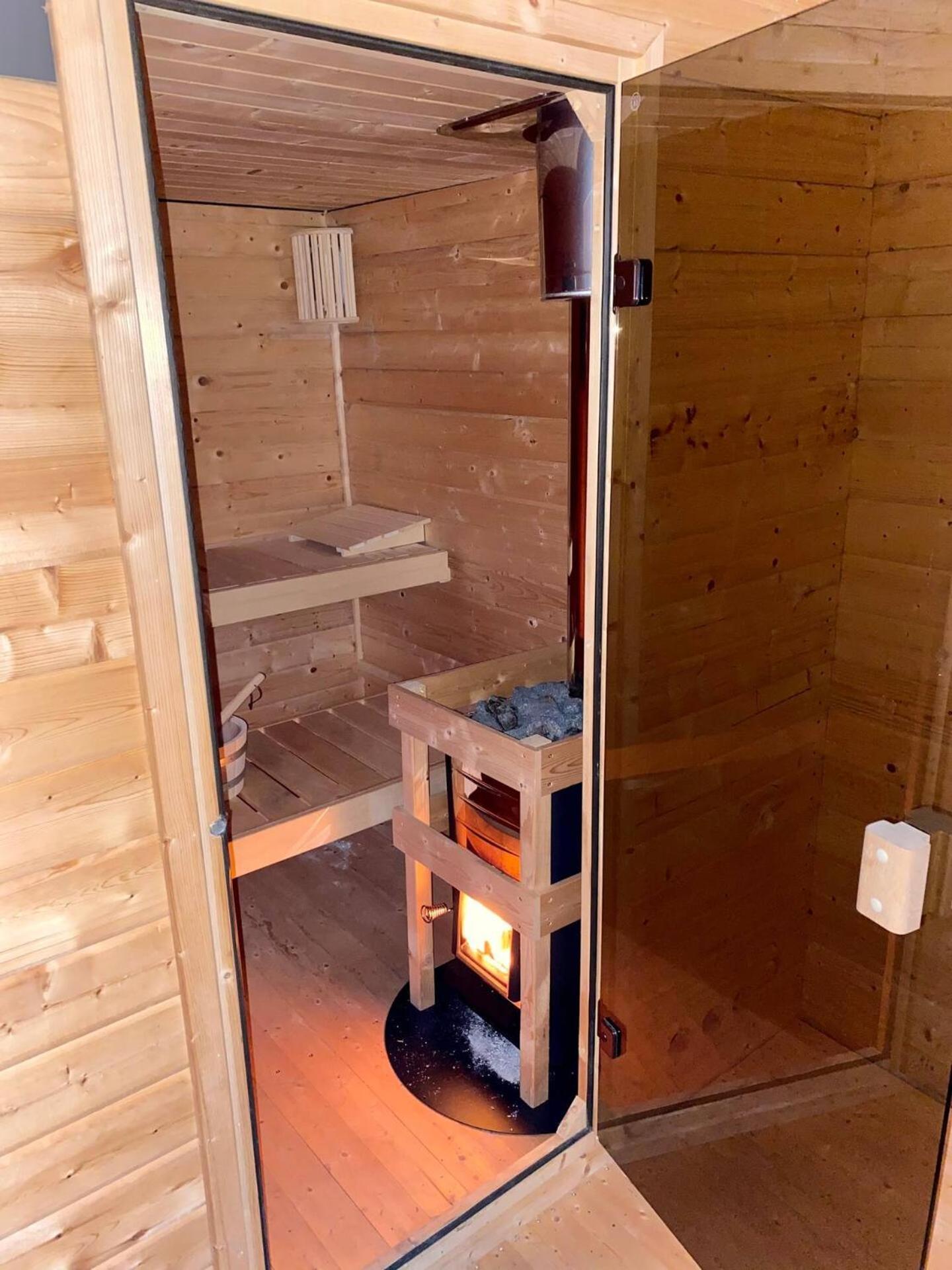 Bed&Breakfast Heerenveen Centrum met Privé Sauna en Jacuzzi Esterno foto