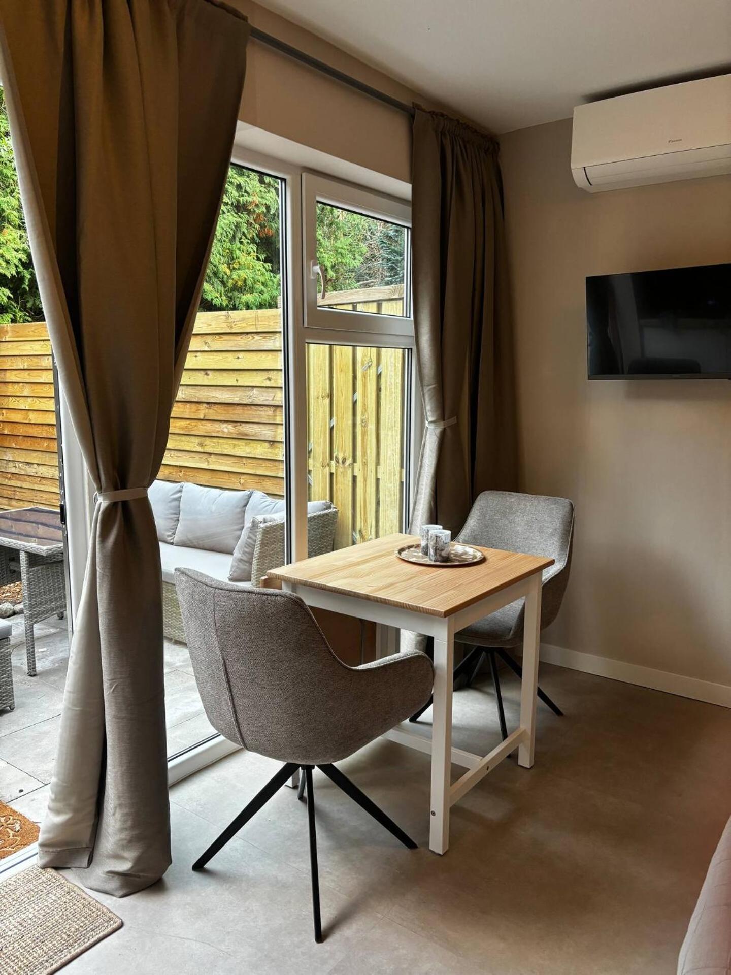 Bed&Breakfast Heerenveen Centrum met Privé Sauna en Jacuzzi Esterno foto